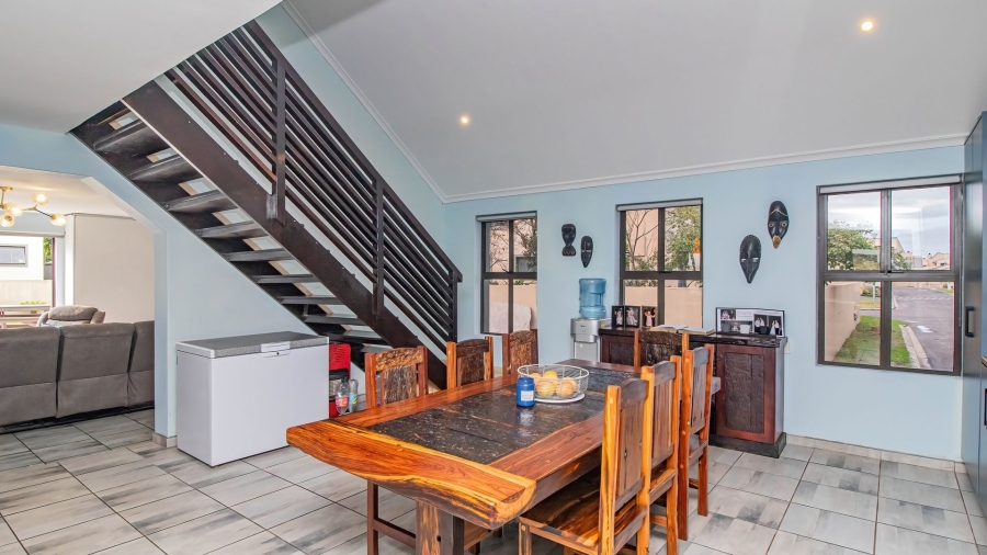 4 Bedroom Property for Sale in Sandbaai Western Cape